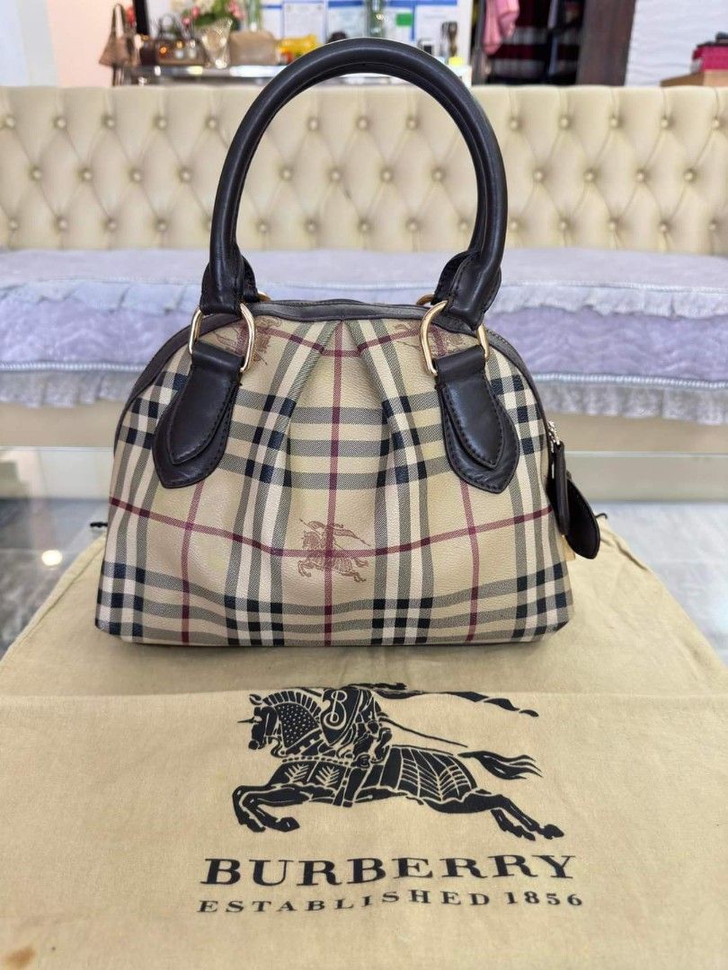 P11 800 sf Burberry alma hand bag legit Small size Luxury Bags Wallets on Carousell
