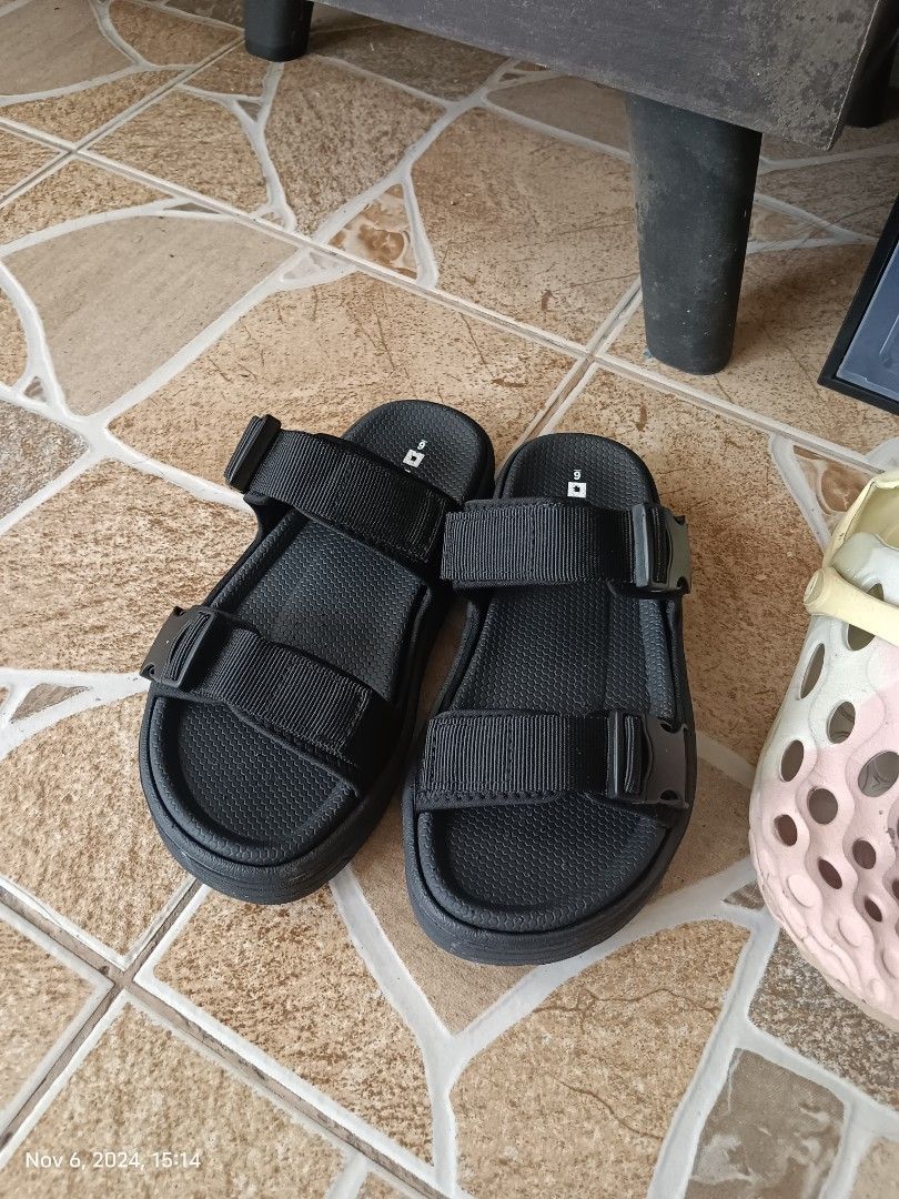 Penshoppe slip on discount