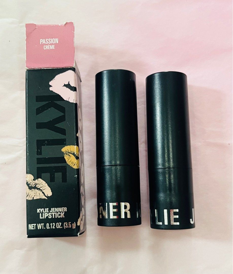 PER PIECE-KYLIE LIPSTICK (Category: Makeup) located in San Juan City. Submitted by cashfrancefashioncosmetics_ph (Listing ID 1334774737, Image 1). Description: ‼️KYLIE LIPSTICK 3.5g SHADE 📌1099PASSION CREME -WITH BOX 📌950 CREME BRULEE .