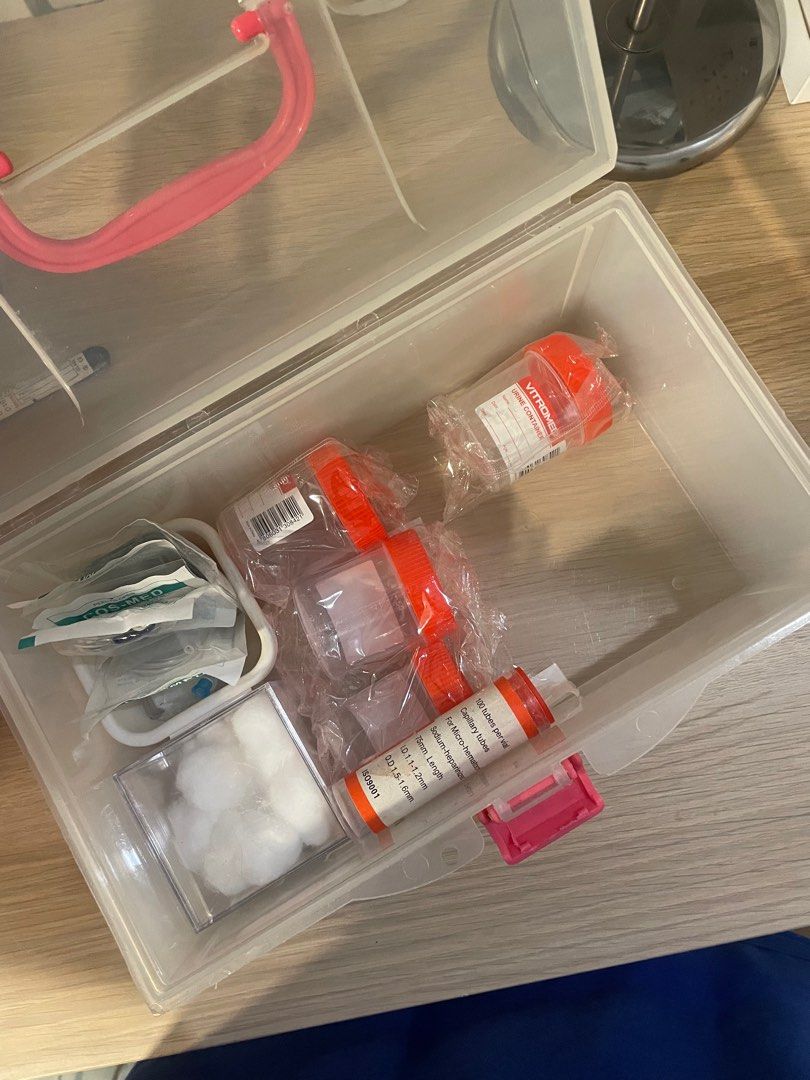 Phlebotomy Kit (Category: Medical Supplies & Tools) located in Manila. Submitted by 1989tswizzle (Listing ID 1334803071, Image 2). Description: Phlebotomy kit NOT included.