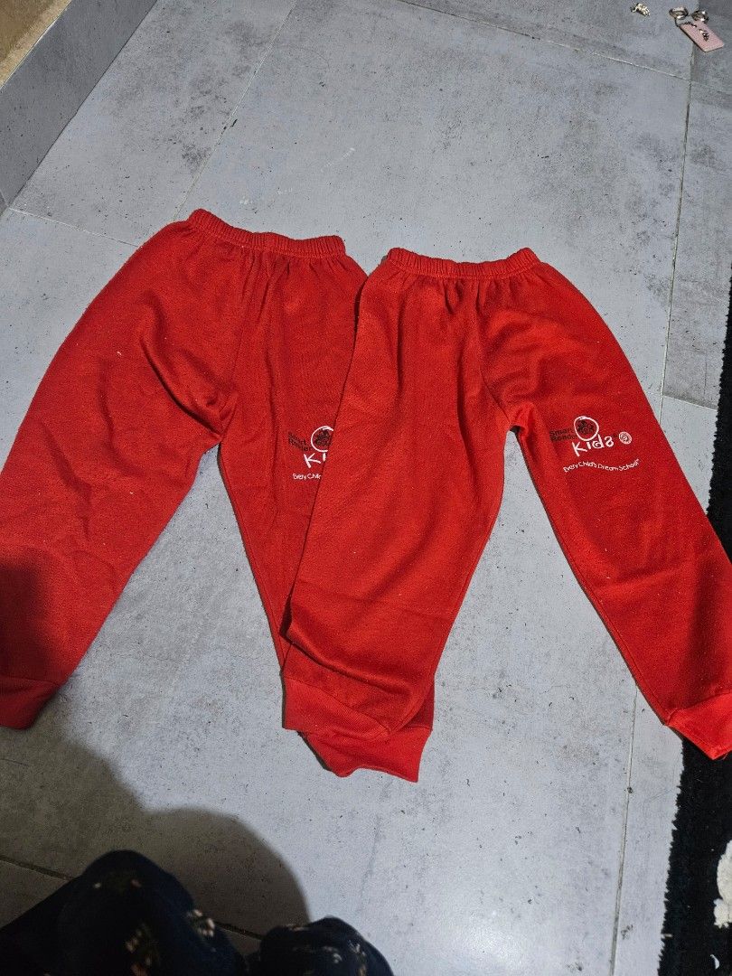 Smart reader uniform (Category: Babies & Kids Fashion) located in Kuala Lumpur. Submitted by its_ummi_ (Listing ID 1334744136, Image 1). Description: c0mbo semua rm15, untuk kids umur 4-5 thn...