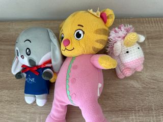 (Category: ) located in . Submitted by carecollection (Listing ID 1334792690, Image 1). Description: .