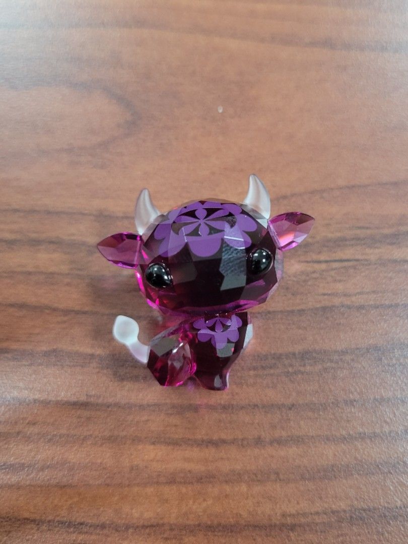 Swarovski Mo Mo The Ox Zodiac (Category: Charms) located in San Juan City. Submitted by closetzoneph (Listing ID 1334755414, Image 2). Description: Swarovski Mo Mo The Ox Zodiac P3,500 Brand New - bought from Rustans for P4,250 (excess Ox).