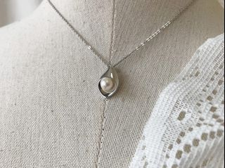 (Category: ) located in . Submitted by prettynecessaries (Listing ID 1334795606, Image 1). Description: .