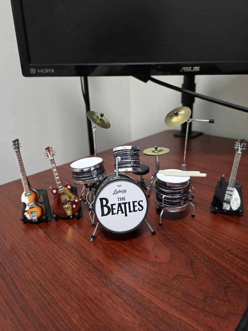 Beattles Instruments The Beatles Instruments Miniature, Hobbies & Toys, Music & Media ...