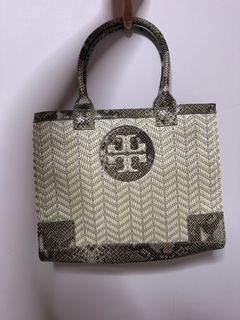 （分類：）位於 。 由 akachow 提交（商品編號 1334877660，圖片 1）。簡介： 。