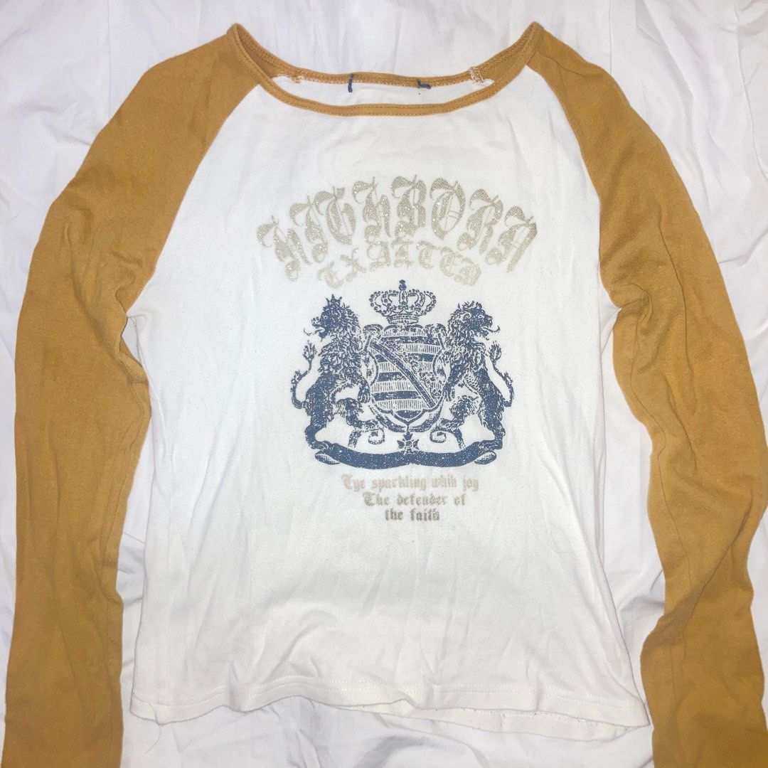 y2k grunge vintage long sleeves (Category: Longsleeves) located in Imus. Submitted by lovedbysolace (Listing ID 1334748952, Image 2). Description: .