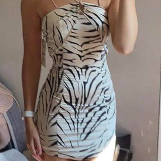 Zara - zebra print mini dress (Category: Dresses) located in Paranaque City. Submitted by robwinchannn (Listing ID 1334777625, Image 3). Description: Used once Size: xs-s .