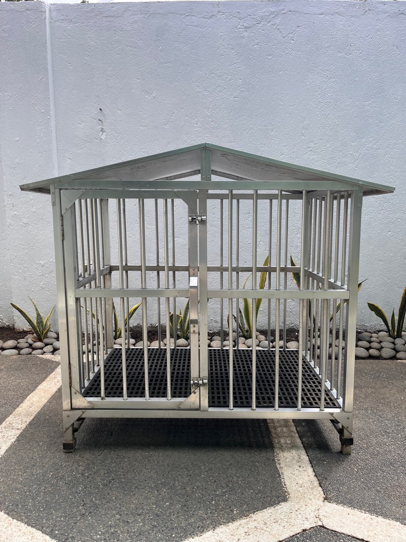 2nd hand dog cage with roof Pet Supplies Homes Other Pet Accessories on Carousell