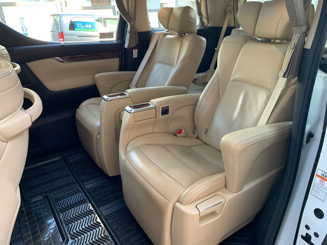 （分類：車輛放售）位於 Hong Kong。 由 rrrvvv 提交（商品編號 1334915487，圖片 3）。簡介： 行貨0首、雙天窗、原廠保養記錄、新款D4S引擎、8速波箱、電子倒後鏡、前後冷暖電座、三電門4電座、無中港。