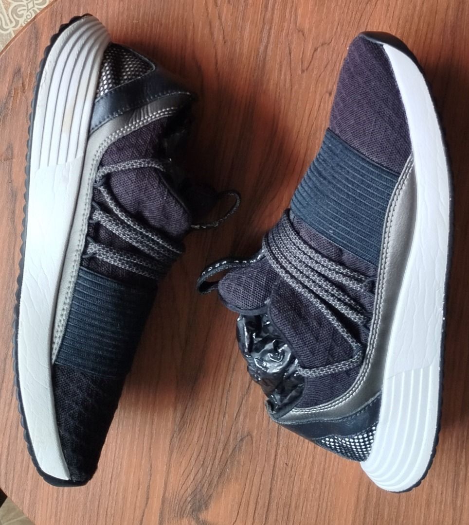 Fesyen Pria Sepatu Sneakers di Carousell