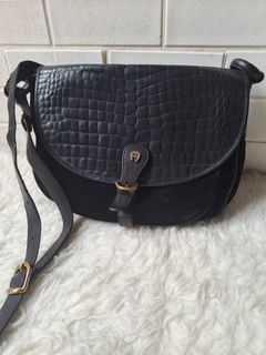 (Kategori: ) berada di . Dikirim oleh dessyprelovedbag (ID iklan 1335038984, Gambar 1). Deskripsi: .