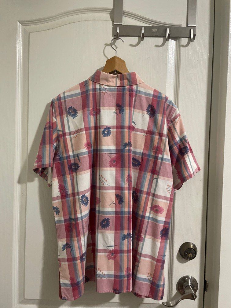 Alfred Dunner Floral Plaid Polo (Category: Tshirts & Polo Shirts ) located in Antipolo. Submitted by aljon2134 (Listing ID 1334994760, Image 2). Description: Alfred Dunner Fits M to L .