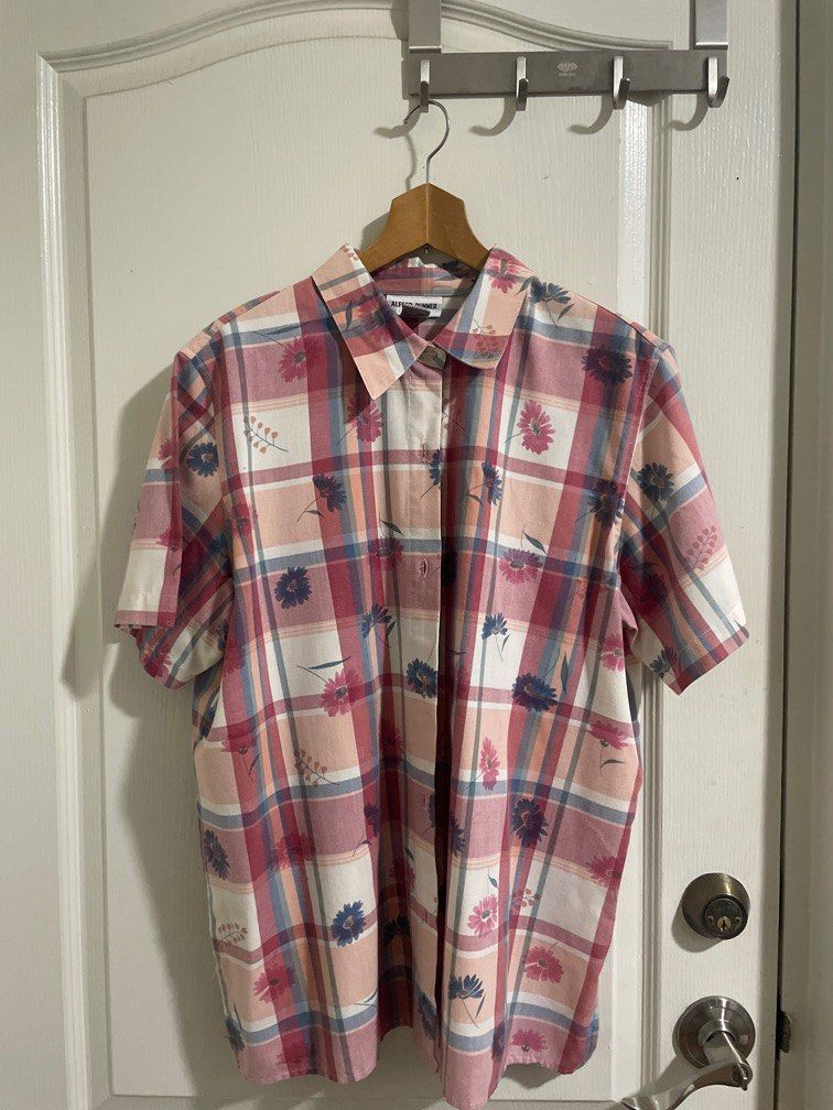 Alfred Dunner Floral Plaid Polo (Category: Tshirts & Polo Shirts ) located in Antipolo. Submitted by aljon2134 (Listing ID 1334994760, Image 1). Description: Alfred Dunner Fits M to L .