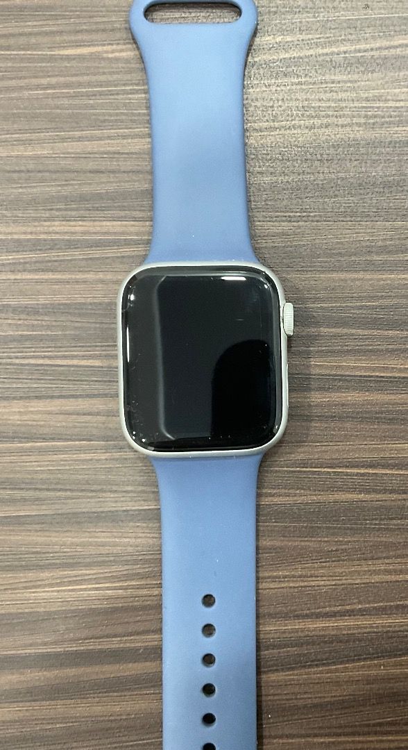 Silver aluminum case seashell sport loop top