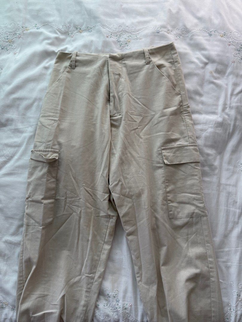 araw the line karga pants in oat (Category: Other Bottoms) located in Las Pinas. Submitted by arisofro (Listing ID 1335004926, Image 3). Description: • still in very good condition • bought for 4800 • worn only twice • fits s-m.