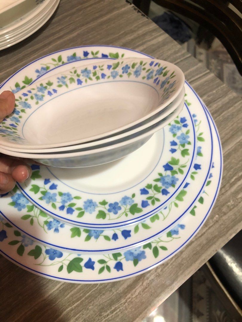 Arcopal Made in France authentic (Category: Dinnerware & Cutlery) located in Angeles City. Submitted by phynes (Listing ID 1334952372, Image 3). Description: 9 pcs take all for 2500 1 big serving plate 2 dinner plate 3 med plate 3 bowl med Total 9 pcs No issue / brand new GCash payment .