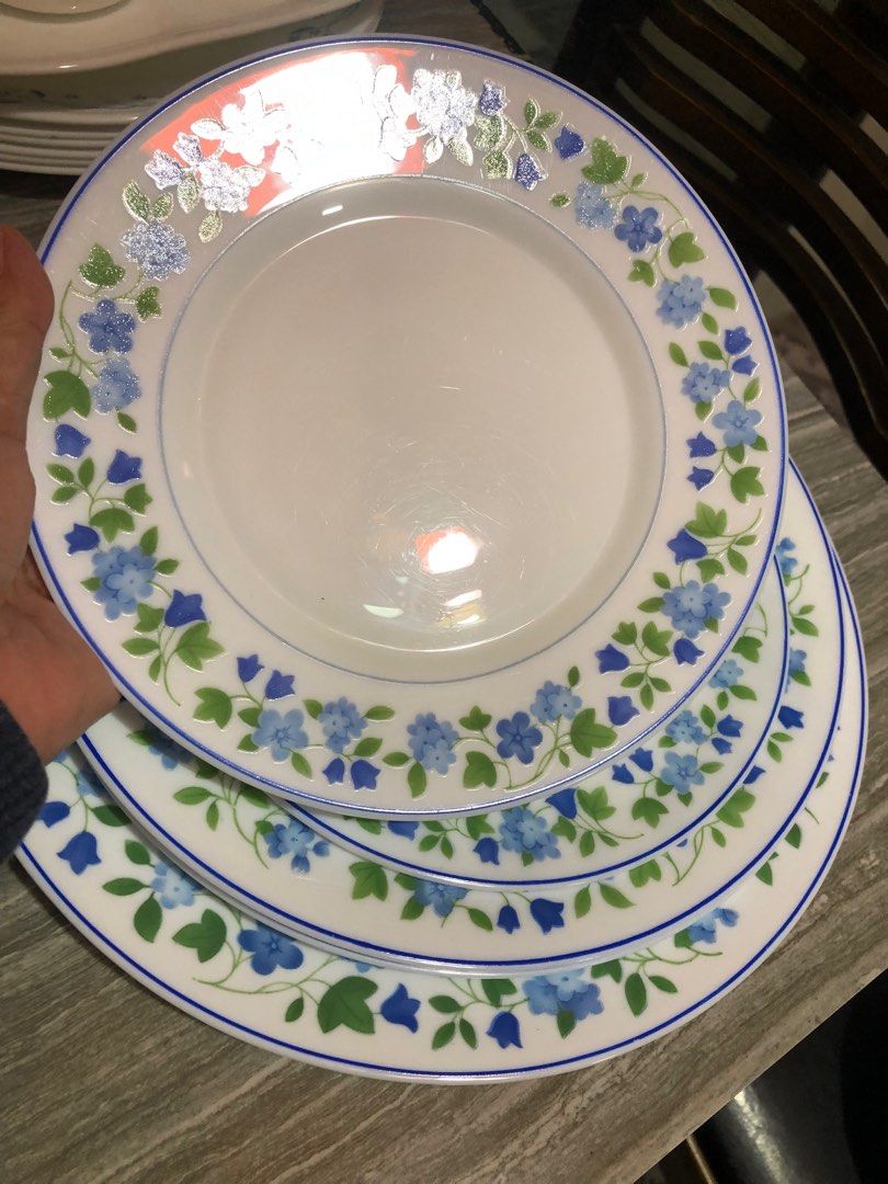 Arcopal Made in France authentic (Category: Dinnerware & Cutlery) located in Angeles City. Submitted by phynes (Listing ID 1334952372, Image 2). Description: 9 pcs take all for 2500 1 big serving plate 2 dinner plate 3 med plate 3 bowl med Total 9 pcs No issue / brand new GCash payment .