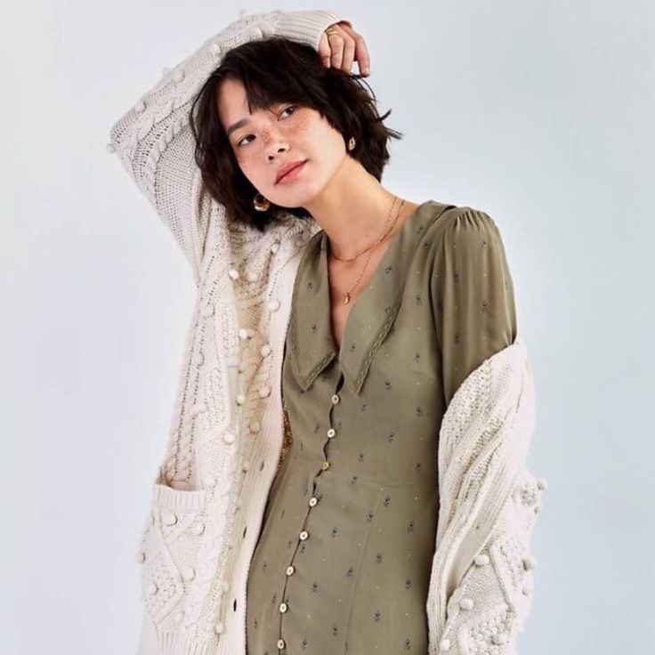 Aritzia Wilfred sage green floral viscose midi dress vintage style, Women's  Fashion, Dresses & Sets, Dresses on Carousell