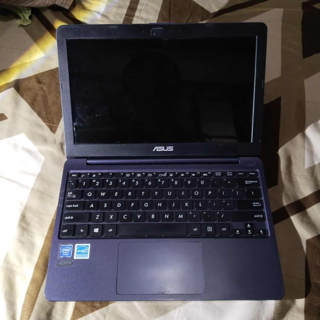 Asus laptop (Category: Laptops & Notebooks) located in Cavite. Submitted by second.thought (Listing ID 1334956408, Image 1). Description: Selling my Asus laptop for a very low price ✨ I've been using this since senior high school, and I'm now in my fourth year of college. Matagal pa bago malowbat (abt 4 hrs) Inclusion: device charger.