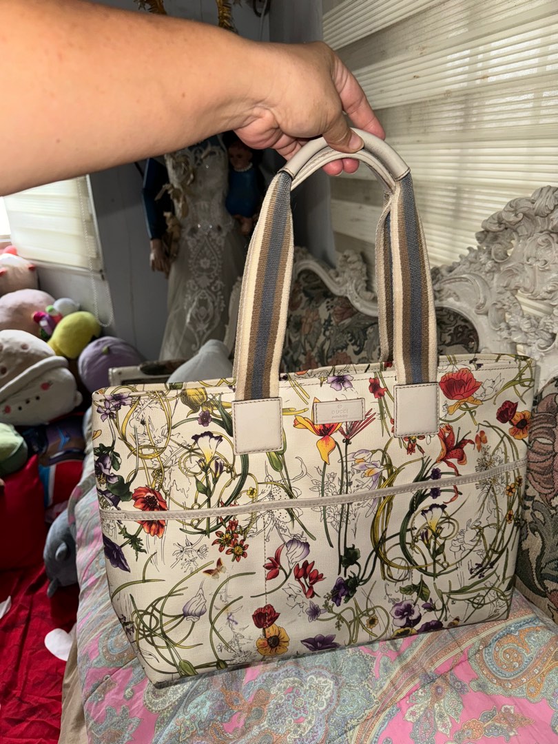 authentic gucci floral gucci bag Women s Fashion Bags Wallets Shoulder Bags on Carousell