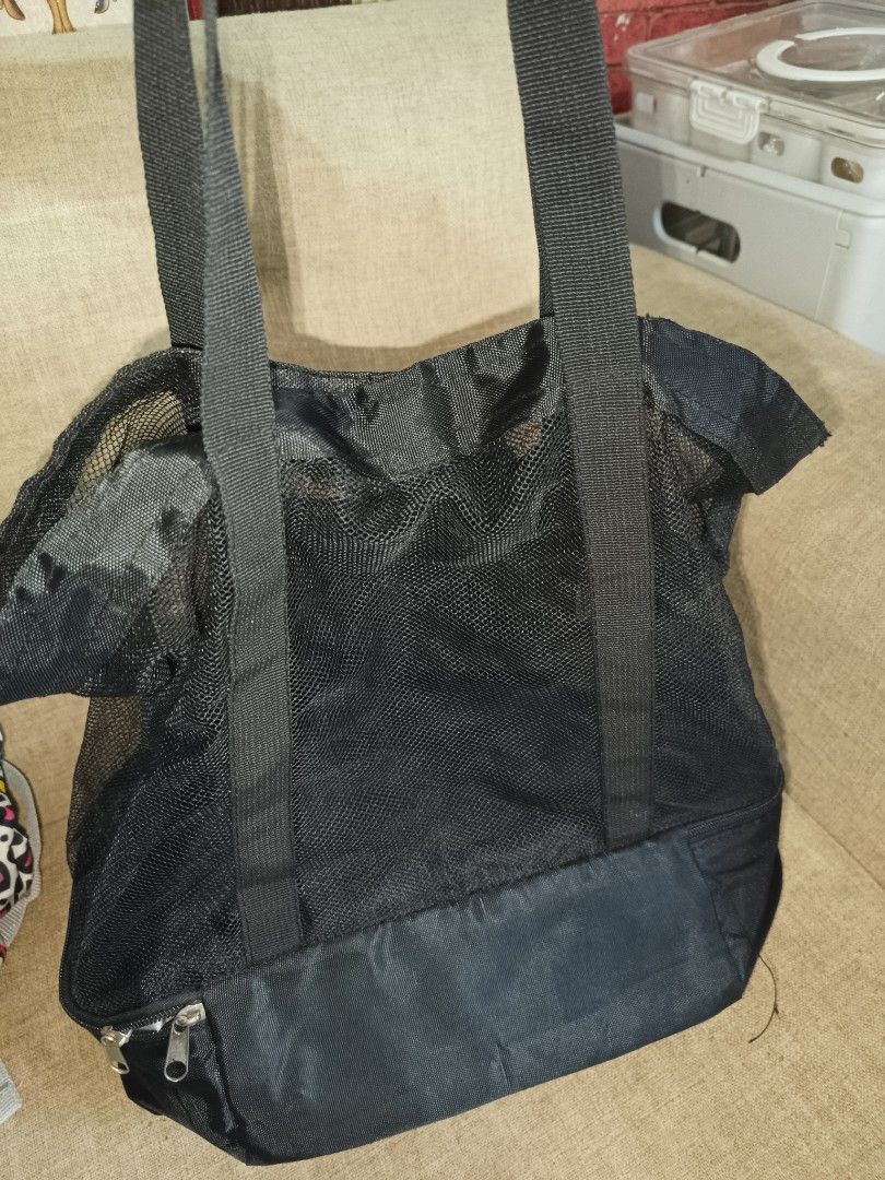 Black mesh bag with insulated bottom compartment (Category: Beach Bags) located in Imus. Submitted by cmp888 (Listing ID 1334900159, Image 2). Description: once or twice used stock in cabinet.