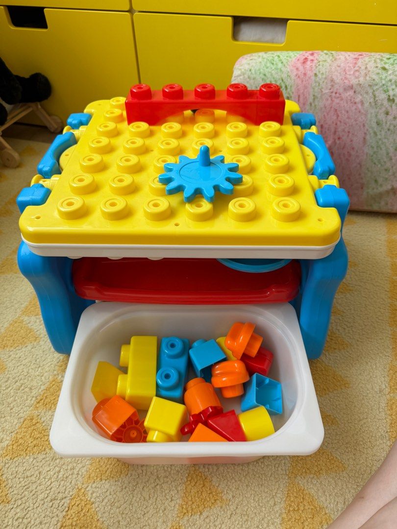 Bru 2 in 1 Activity Table with Big Lego Blocke