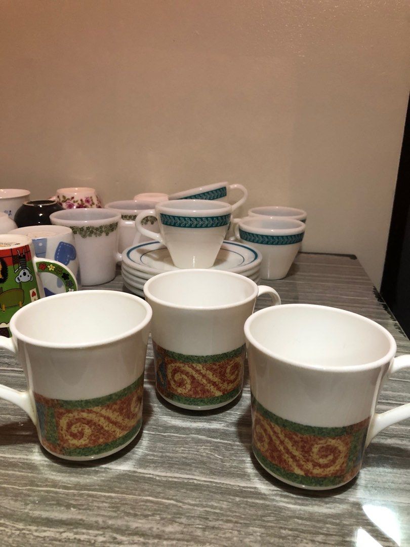 Corning ware cups (Category: Other Kitchenware & Tableware) located in Angeles City. Submitted by phynes (Listing ID 1335008972, Image 3). Description: Take all for 800 med size cups Corning ware Microwave safe Non stain GCash payment .