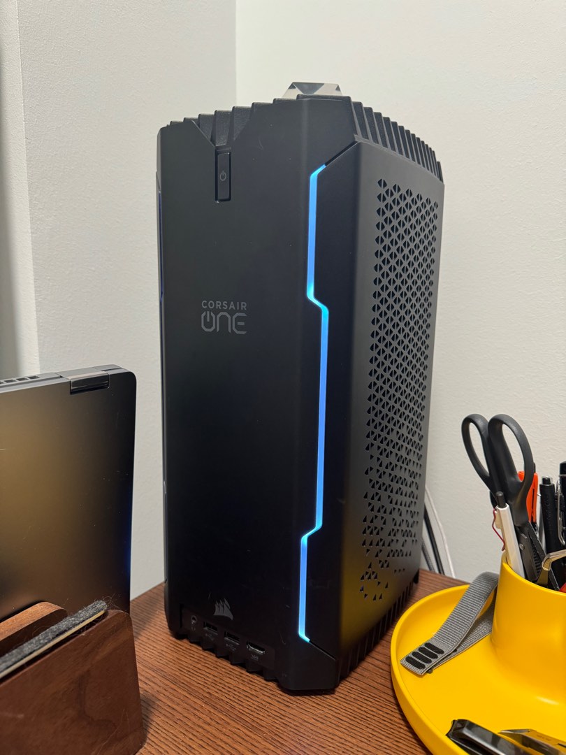 Corsair one 2080 ti top