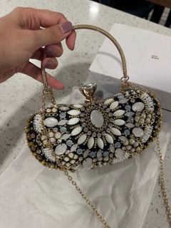 (Category: ) located in . Submitted by farashah00 (Listing ID 1335034731, Image 1). Description: .