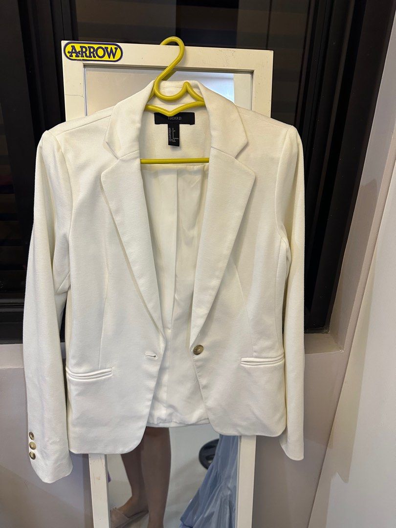 Forever 21 White Coat Women s Fashion Coats Jackets and Outerwear on Carousell