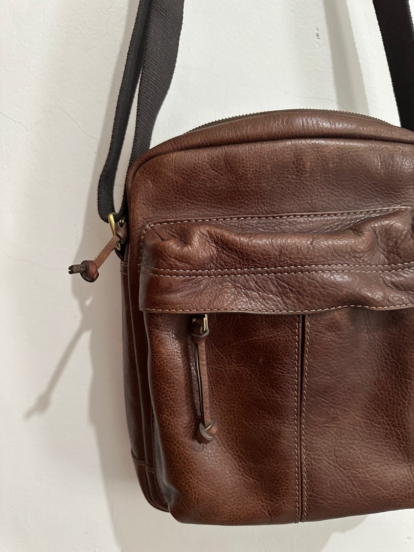 fossil defender NS citybag brown original Fesyen Pria Tas Dompet Tas Selempang di Carousell