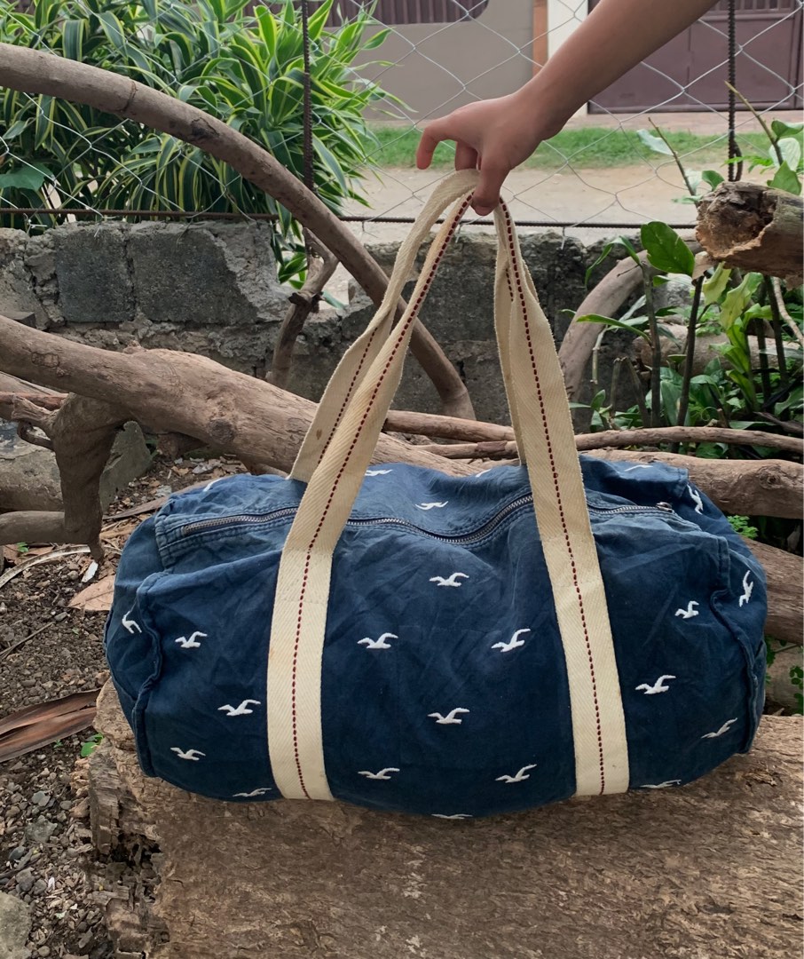 Hollister duffle bag hotsell