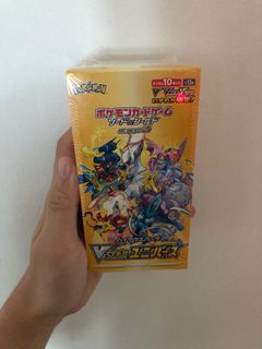 pokemon.booster boxes Fusion Strike Booster Pack — Card Board Gaming main image 1
