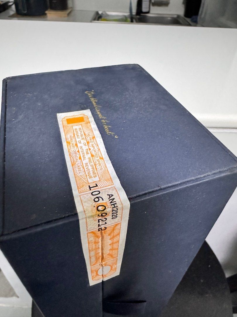 Johnnie Walker Blue Label 750ml (Category: Beverages) located in Cavite. Submitted by _prelovedni (Listing ID 1335021245, Image 2). Description: Brand new in box and seal. Location: Cavite.