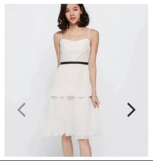 (Category: ) located in . Submitted by dewardrobe (Listing ID 1334925489, Image 1). Description: .