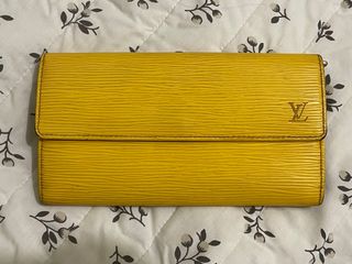 （分類：）位於 。 由 just__preloved 提交（商品編號 1335046990，圖片 1）。簡介： 。