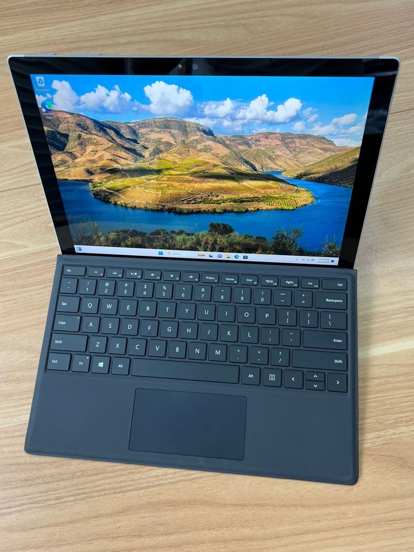 Microsoft Surface 1724 i5 4G 128G 2021付き Microsoft Surface