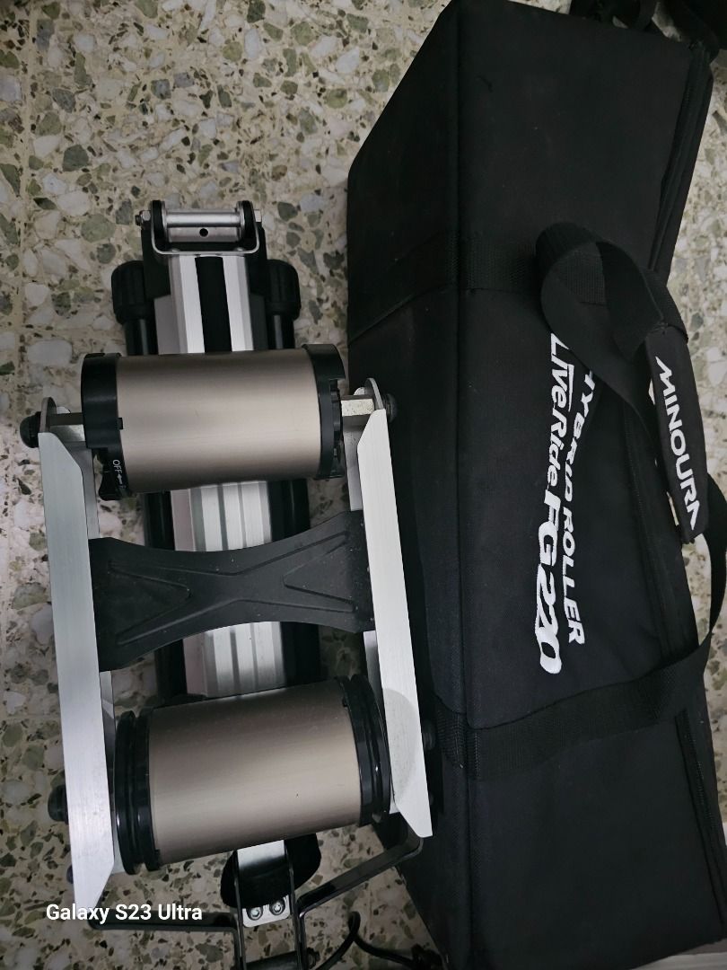 Minoura FG220 Hybrid Roller Bike Trainer