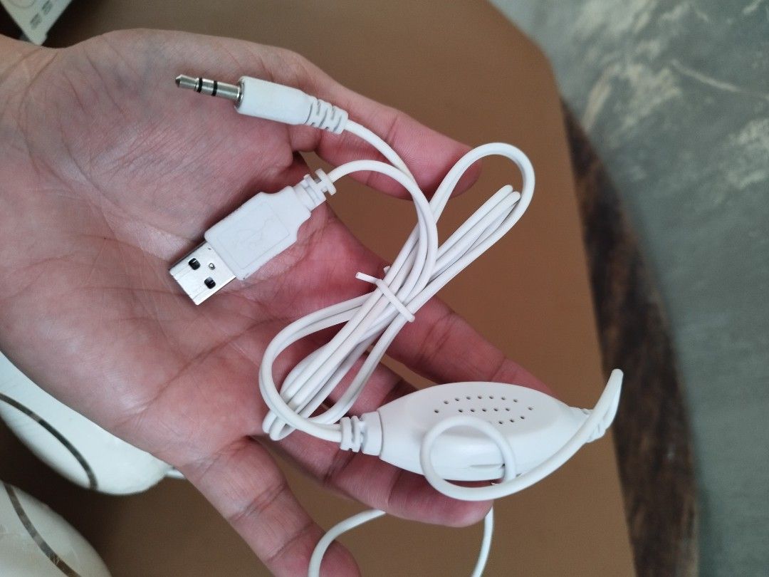 Portable Quality USB Speaker (Wired) (Category: Soundbars, Speakers & Amplifiers) located in Baguio. Submitted by boxmania (Listing ID 1335041421, Image 3). Description: not wireless usb powered/plug with volume control tested working.