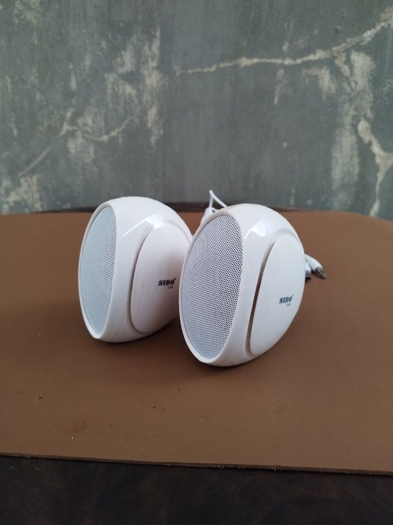 Portable Quality USB Speaker (Wired) (Category: Soundbars, Speakers & Amplifiers) located in Baguio. Submitted by boxmania (Listing ID 1335041421, Image 2). Description: not wireless usb powered/plug with volume control tested working.