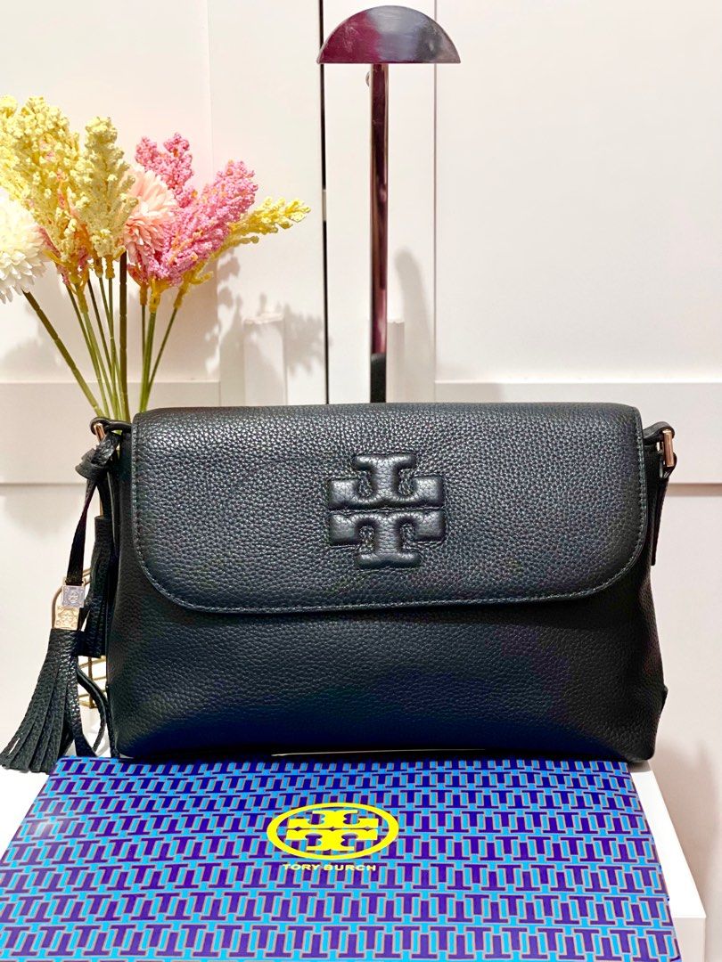 PRELOVED TORY BURCH THEA MESSENGER BAG (Category: Luxury Bags & Wallets) located in Valenzuela. Submitted by buyusoutlet.mnl (Listing ID 1334923999, Image 1). Description: Tory Burch Thea Messenger Bag Leather Preloved | Slighty Used P5,000 With dustbag, card, and paperbag 📍Valenzuela City.