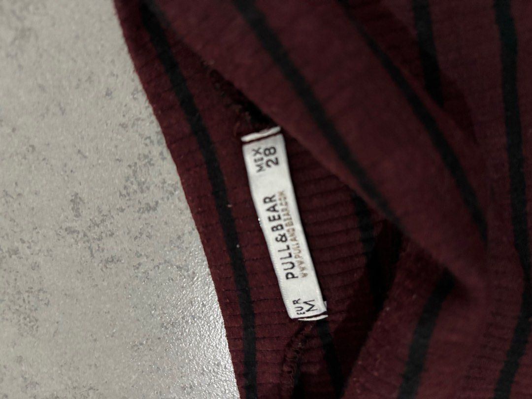 PULL&BEAR (MEDIUM) MAROON SEMI TURTLENECK (Category: Shirts) located in Antipolo. Submitted by mdmeanders (Listing ID 1335007166, Image 2). Description: ~ SHIPPING: Buyers are welcome to arrange their own courier for shipping. ~ PAYMENT: GCASH / BPI QR CODE ~ LOCATION PICK UP:📍ANTIPOLO OR MANDALUYONG.