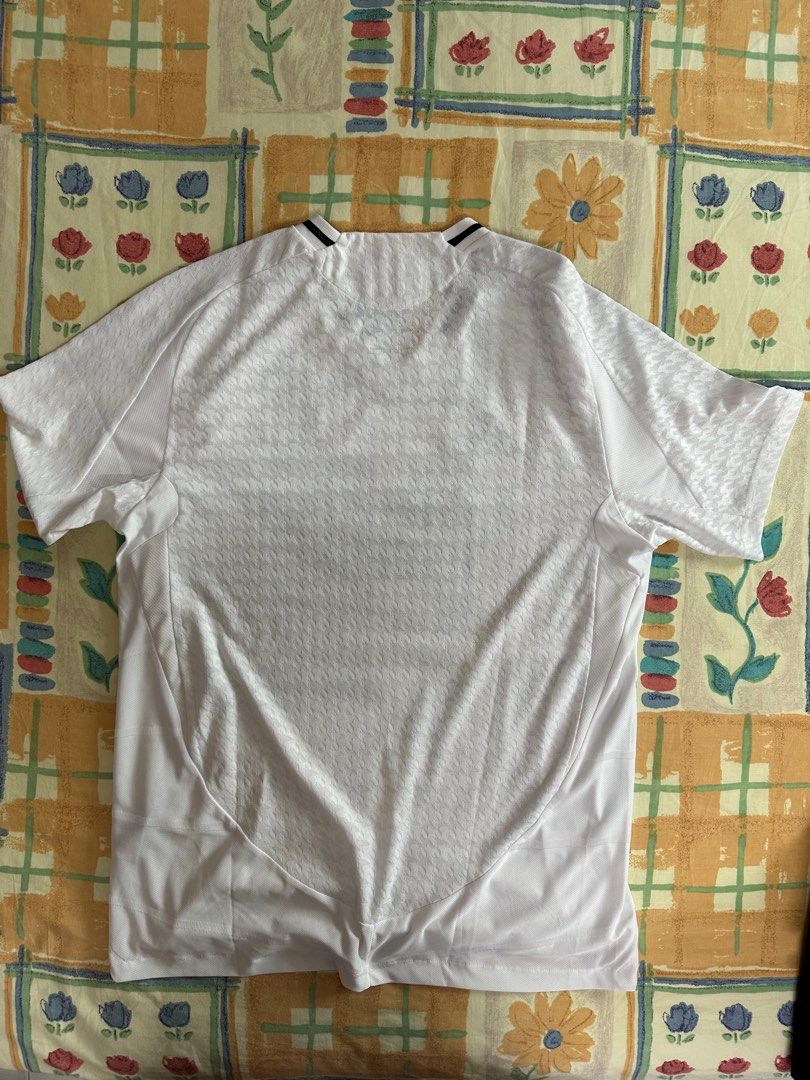 REAL MADRID CF ADIDAS heat.rdy 2024/25 HOME Jersey (Category: Activewear) located in Singapore. Submitted by meatpuppets (Listing ID 1334990032, Image 2). Description: BNWT Adidas Heat.Rdy Player Edition Slim Fit XL.
