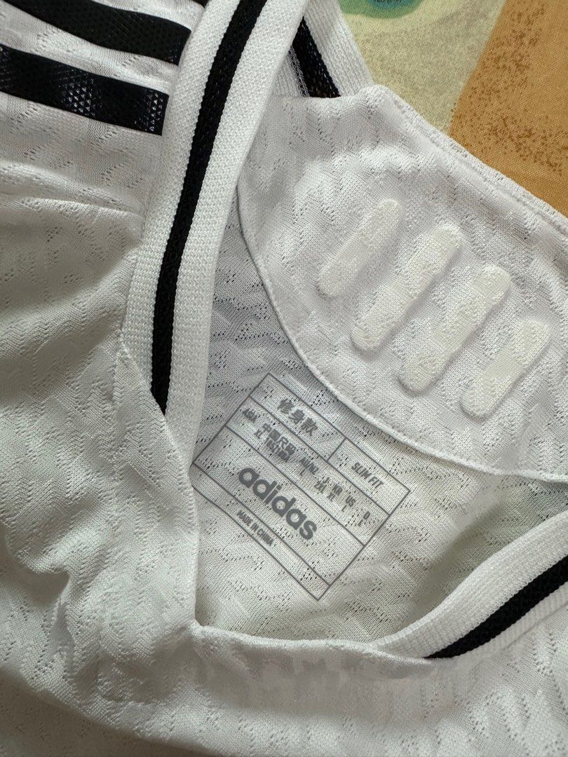 REAL MADRID CF ADIDAS heat.rdy 2024/25 HOME Jersey (Category: Activewear) located in Singapore. Submitted by meatpuppets (Listing ID 1334990032, Image 3). Description: BNWT Adidas Heat.Rdy Player Edition Slim Fit XL.