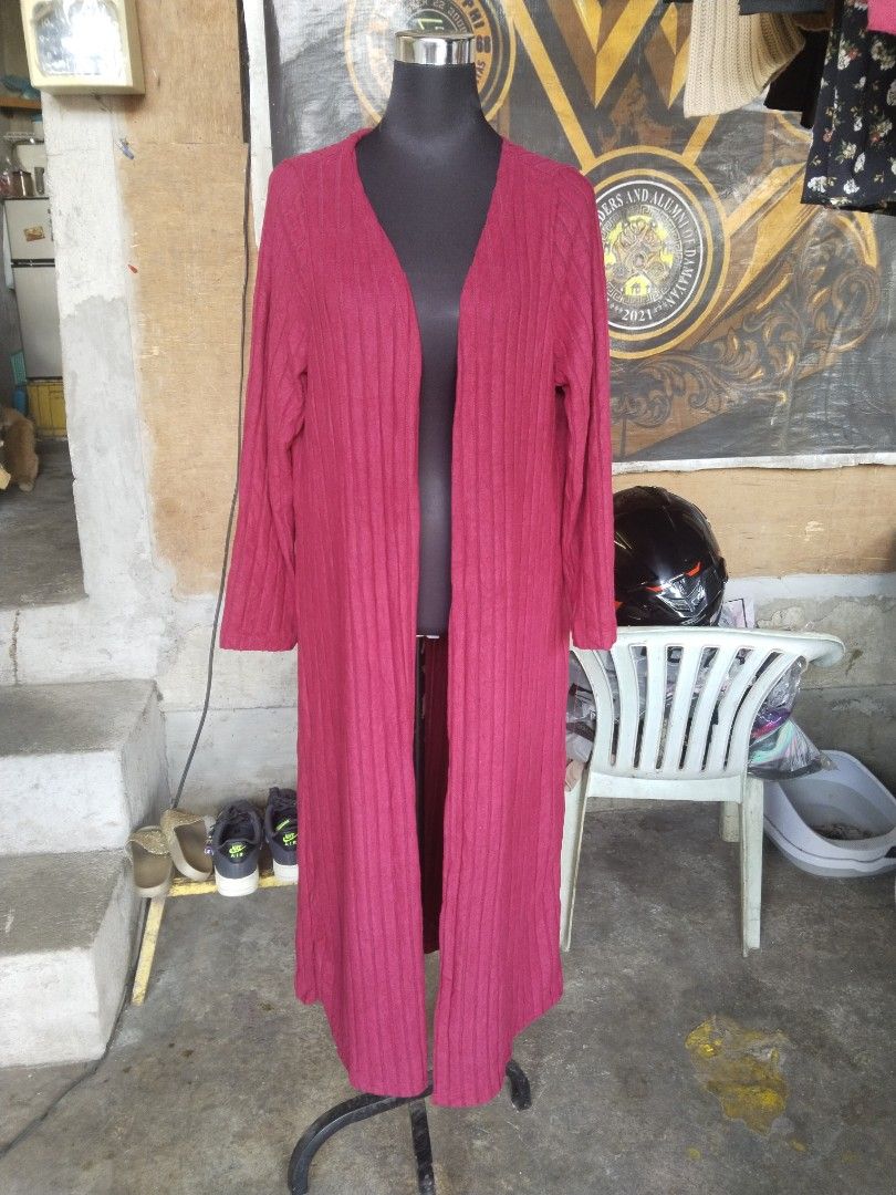 Red Rib Knit Long Blazer Shein (Category: Coats, Jackets and Outerwear) located in Caloocan City. Submitted by ohlunaboutique (Listing ID 1334979481, Image 2). Description: Brand new with pouch.