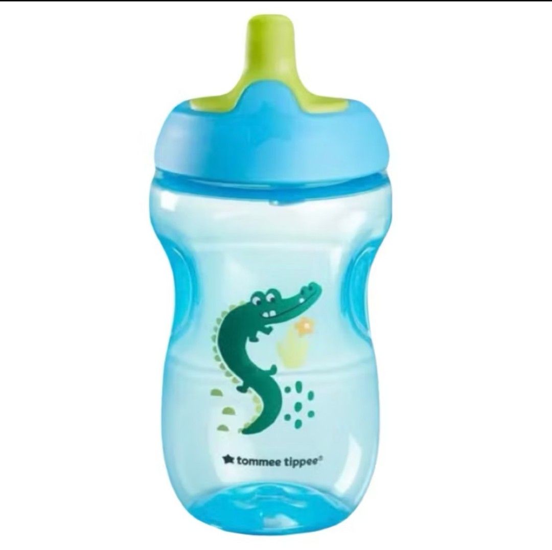 TOMMEE TIPPEE SPORTEE BOTTLE / SIPPY CUP (Category: Breastfeeding & Bottle Feeding) located in Quezon City. Submitted by magneloveslucas (Listing ID 1334956743, Image 1). Description: Tried once, my son did not like using it For 12 months+ 10oz.