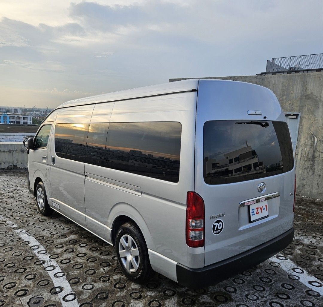 Toyota Combi Bus 13+1 Seaters62886405669507113