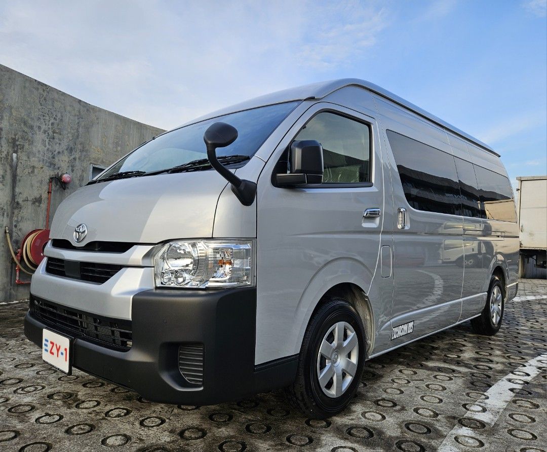Toyota Combi Bus 13+1 Seaters62886405669507111