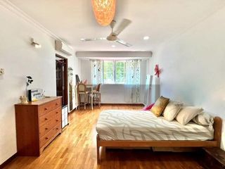 (Category: ) located in . Submitted by lx-sin (Listing ID 1334954781, Image 1). Description: .
